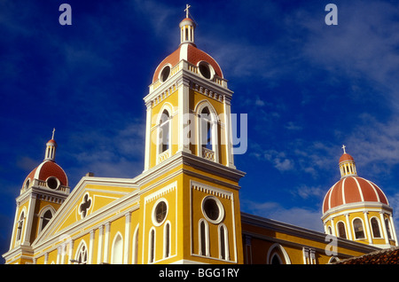 Cattedrale in stile coloniale spagnolo della città di Granada, Nicaragua Foto Stock