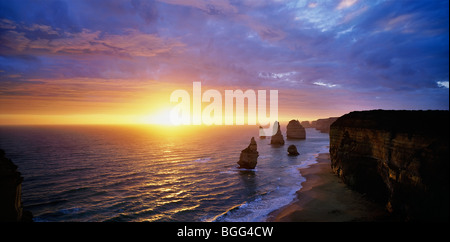 I famosi dodici Apostoli su Victoria's Great Ocean Road Australia Foto Stock