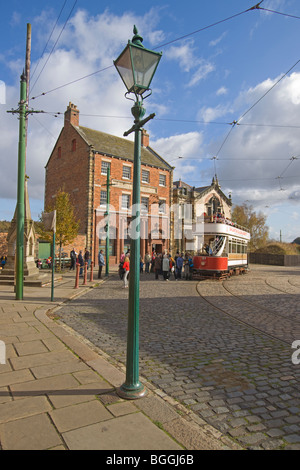 Beamish Open Air Museum, vintage trasporti tram, Durham, County Durham, Inghilterra, Ottobre 2009 Foto Stock