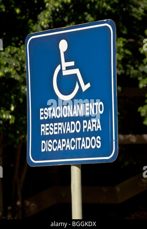 Parcheggio Disabili sign in spagnolo a Buenos Aires, Argentina Foto Stock