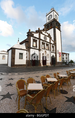 La Chiesa Madre (Igreja Matriz), nella città delle Azzorre di Ponta Delgada. Sao Miguel island, isole Azzorre, Portogallo. Foto Stock