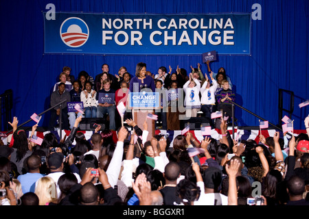 Michelle Obama parlando di fronte americano africano udienza durante Barack Obama Rally Presidenziale, 29 Ottobre 2008 Foto Stock