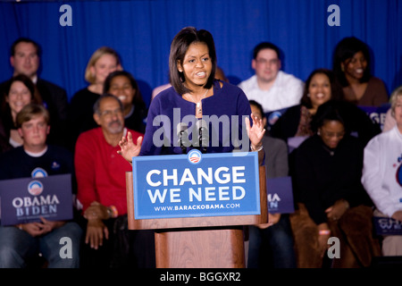 Michelle Obama parlando di fronte americano africano udienza durante Barack Obama Rally Presidenziale, 29 Ottobre 2008 Foto Stock