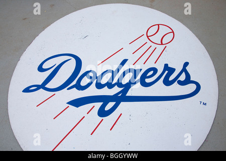 Il Dodger baseball logo, lo Stadio dei Dodger, Los Angeles, CA il 12 ottobre 2008 Foto Stock