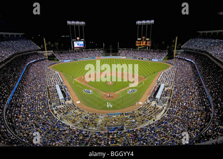 Le tribune affacciato sulla piastra di casa a livello nazionale League Championship Series (gli NLC), lo Stadio dei Dodger, Los Angeles, CA Foto Stock