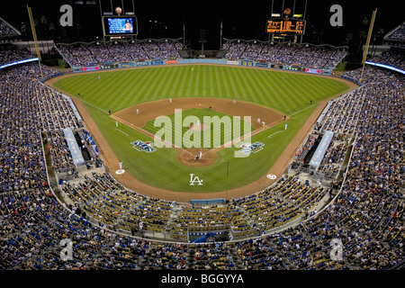 Le tribune affacciato sulla piastra di casa a livello nazionale League Championship Series (gli NLC), lo Stadio dei Dodger, Los Angeles, CA Foto Stock