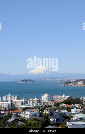 Mt. Fuji visto da di Enoshima Island, Zushi, nella prefettura di Kanagawa, Giappone Foto Stock