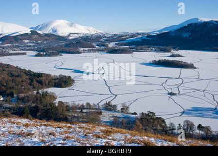 Derwentwater congelato, Near Keswick, Lake District, REGNO UNITO Foto Stock