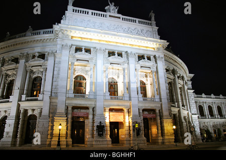 Burgtheater di notte, Vienna, Austria Foto Stock