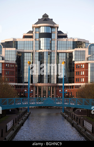 Victoria Building, città portuale dal bacino di Erie, Mariners Canal, Salford Quays, Manchester, Regno Unito Foto Stock