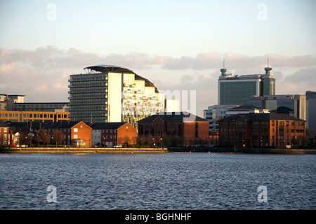 Appartamenti moderni, Clippers Quay, South Bay, Abito Salford Quays, con Exchange Quay in background, Manchester, Regno Unito Foto Stock