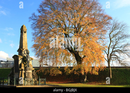 South African War Memorial in Dane John Gardens in Canterbury Kent England Foto Stock