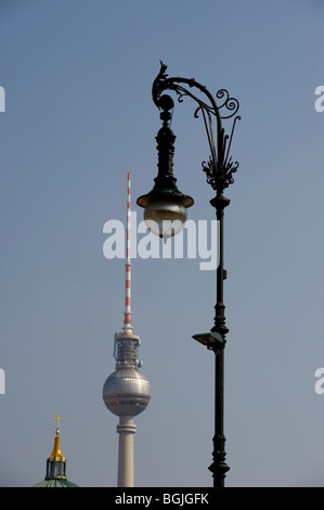 Berlino 2009 vecchio e nuovo Dom 1989 DDR Germania unificata in avanti positivo storia guerra guerra fredda estremità est ovest dividere citta Berlin Wal Foto Stock