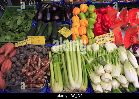 Visualizzazione delle verdure di Naschmarkt, Vienna, Austria Foto Stock