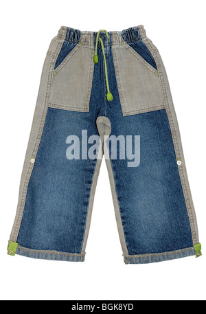 Abbigliamento per bambini ragazzo in grigio blu jeans corti isolati su sfondo bianco Foto Stock