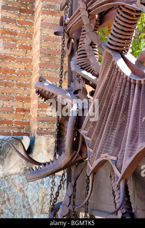 Barcellona - Pedralbes - La Finca Güell - Antoni Gaudi - Scultura - Eixample district - Les Corts district - Modernisme Foto Stock