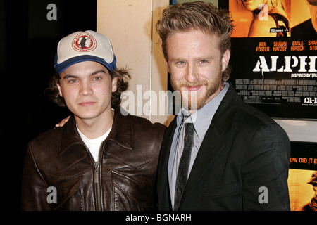 EMILE HIRSCH BEN FOSTER ALPHA DOG PREMIERE DEL FILM ARCLIGHT HOLLYWOOD LOS ANGELES STATI UNITI D'AMERICA 03 Gennaio 2007 Foto Stock