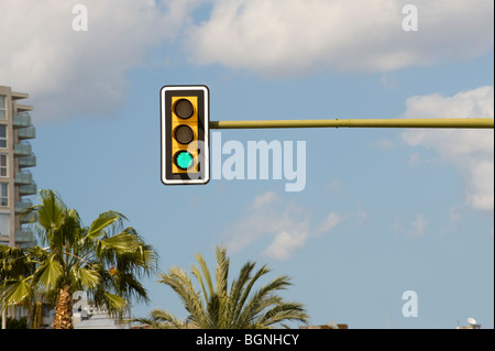 Il semaforo verde in Palma di Mallorca, Maiorca, SPAGNA Foto Stock
