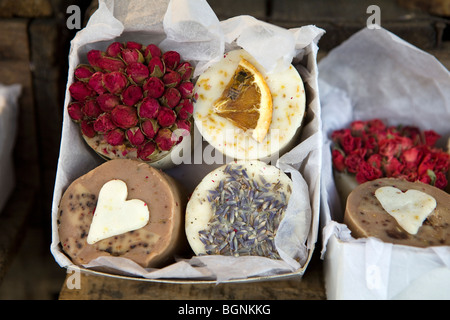 Naturale, non tossico a mano saponette per la vendita nel supermercato Foto Stock