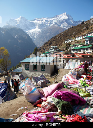Aprire il Mercato di Namche Bazaar Himalaya Regione Khumbu Nepal Asia Foto Stock