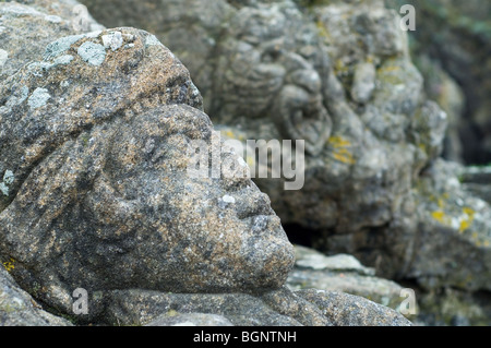 Il Rochers Sculptés da Abbé Fouré che intagliò oltre 300 figure nella roccia, Rothéneuf, Ille-et-Vilaine Bretagna, Francia Foto Stock