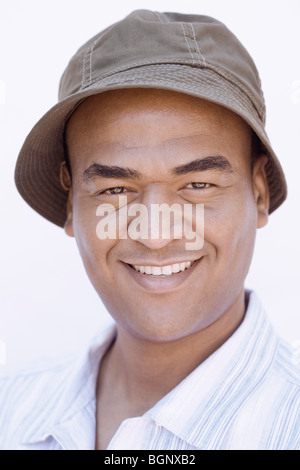 Ritratto di una metà adulto uomo sorridente Foto Stock