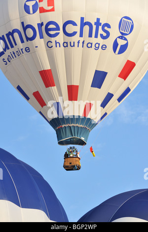 Balloonists / Aeronauts battenti in mongolfiere durante la mongolfiera sale riunioni Foto Stock