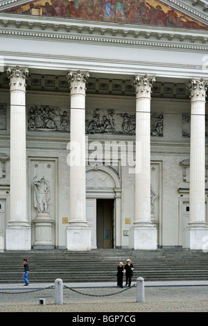 La Corte costituzionale presso il King's Square / Place Royal, Bruxelles, Belgio Foto Stock