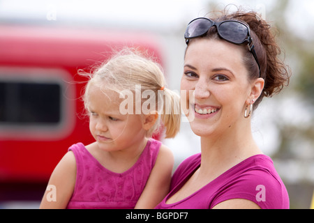 Una donna e un bambino Foto Stock