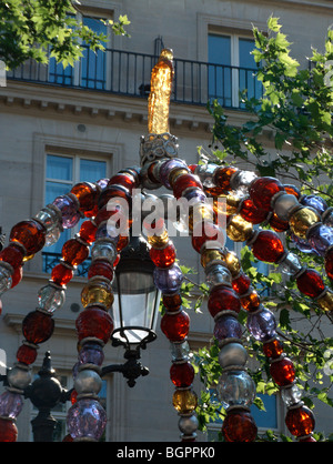 Kiosque des Noctambules (Kiosk della notte-walkers), ingresso alla stazione della metropolitana Palais Royal in Place Colette. Parigi. Francia Foto Stock