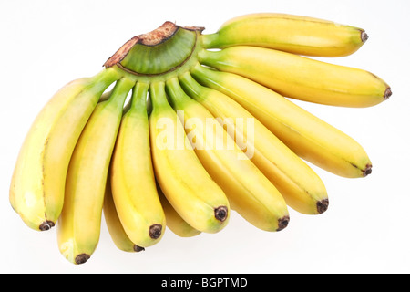 Grappolo di banane isolati su sfondo bianco Foto Stock