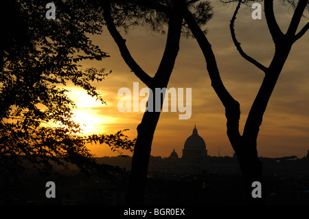 San Pietro al tramonto, Roma, Italia Foto Stock
