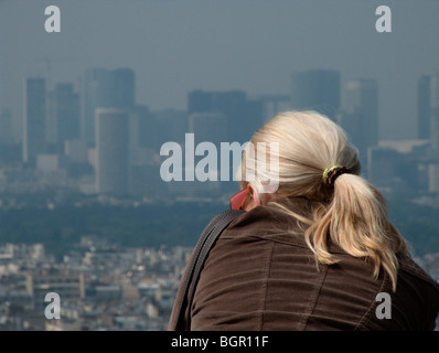 Quartiere degli affari La Défense visto dalla Torre Eiffel. Parigi. Francia Foto Stock