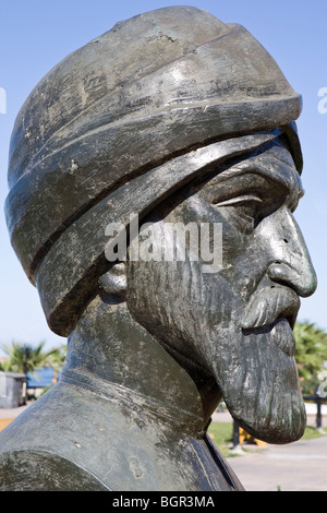 Busto di Mohamed Koraem eroe della resistenza, prese ad Alessandria, costa mediterranea dell Egitto Foto Stock