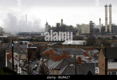 Dow Corning global Chemical company stabilimento di Barry South Glamorgan Wales UK visto da Kenilworth Road nella zona Cadexton Foto Stock