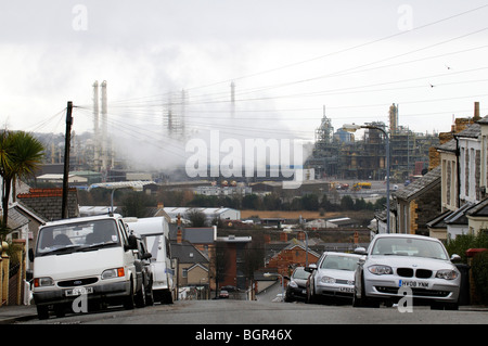Dow Corning global Chemical company stabilimento di Barry South Glamorgan Wales UK visto da Kenilworth Road nella zona Cadexton Foto Stock