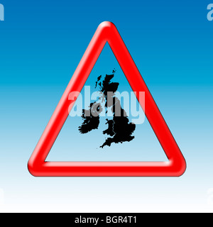 Cartello stradale, che illustra 'Avvertenza o Attenzione' UK. Rappresentazione grafica della paura di vivere in Gran Bretagna e il Regno Unito Foto Stock
