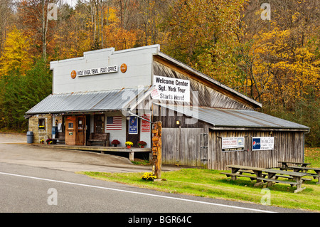 Lupo Fiume Post Office e il centro di accoglienza in Pall Mall, Tennessee Foto Stock