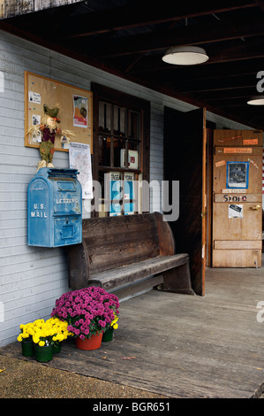 Il Portico al lupo fiume Post Office e il centro di accoglienza in Pall Mall, Tennessee Foto Stock