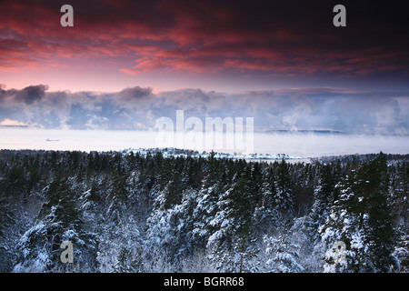 Paesaggio invernale visto da Vardåsen in Rygge kommune, Østfold fylke, Norvegia. Foto Stock