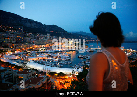 Vista sul porto di Monte Carlo visto dalla roccia, Monaco. Foto Stock