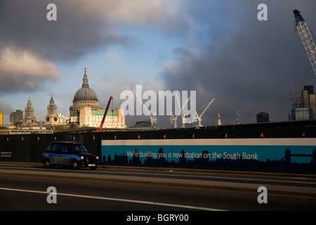 Blackfriars Bridge di Londra, Inghilterra, Regno Unito. Foto Stock