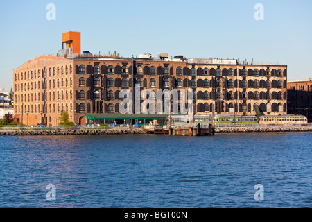 Red Hook Stores Building, ora Fairway Market in Red Hook Brooklyn, New York City Foto Stock