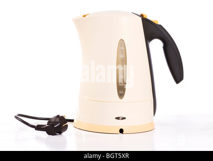 bollitore elettrico isolato su sfondo bianco vista primo piano Foto Stock