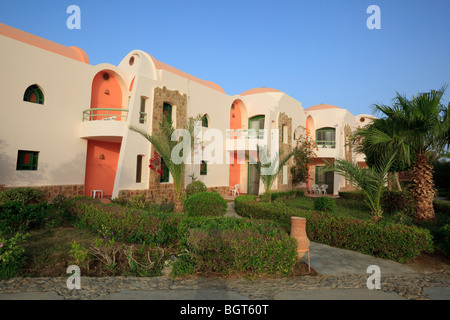 Appartamenti tipici all'interno della località turistica. Marsa Alam, Mar Rosso, Egitto Foto Stock
