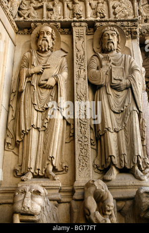 Dettaglio alla chiesa di St Trophime, Arles, Provenza, Francia. Foto Stock
