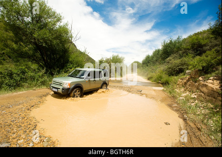 Il Sani Pass, che va dal Sud Africa per il Lesotho, attraverso le montagne Drakensburg. Sud Africa - Lesotho Foto Stock