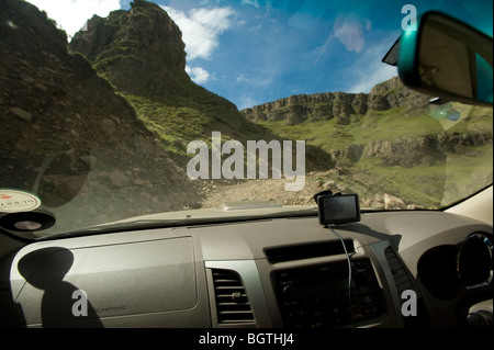 Il Sani Pass, che va dal Sud Africa per il Lesotho, attraverso le montagne Drakensburg. Sud Africa - Lesotho Foto Stock