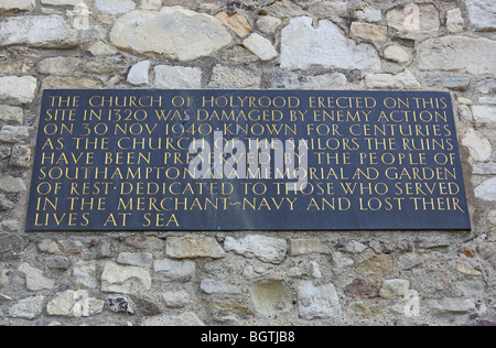 Southampton, Chiesa di Holyrood (1300), Memorial a quelli persi in mare Foto Stock