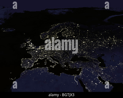 Luci di notte che mostra la densità di popolazione in Europa Foto Stock